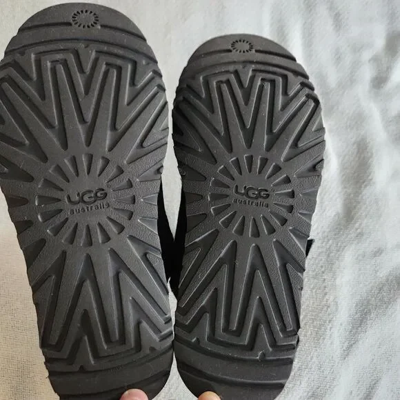 UGG JOSETTE SHORT BOOT SUEDE & SHEEPSKIN -  US 7 BLACK - Picture 7 of 7